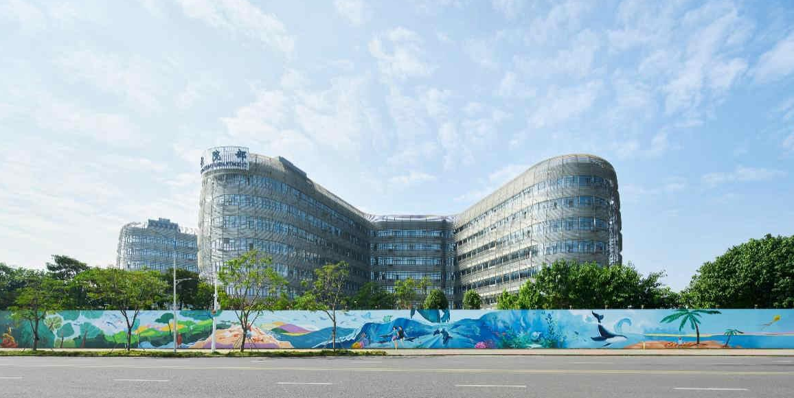 深圳市萨米医疗中心彩绘墙成市民打卡点